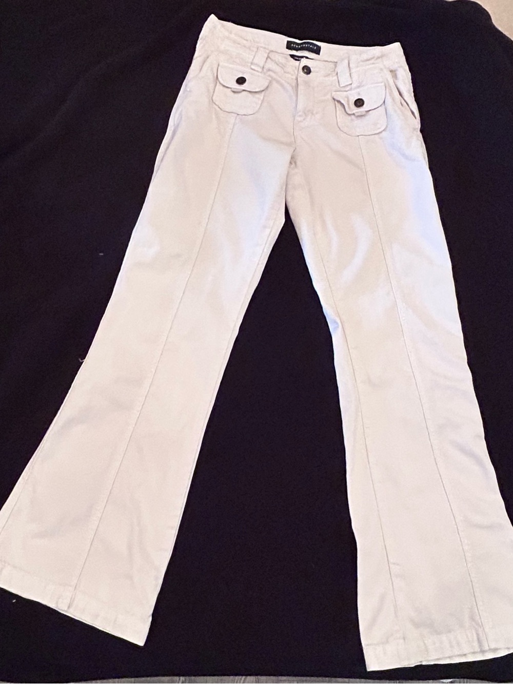 Aéropostle women size 2 White Flared Cotton Pants with Front Flap Pockets